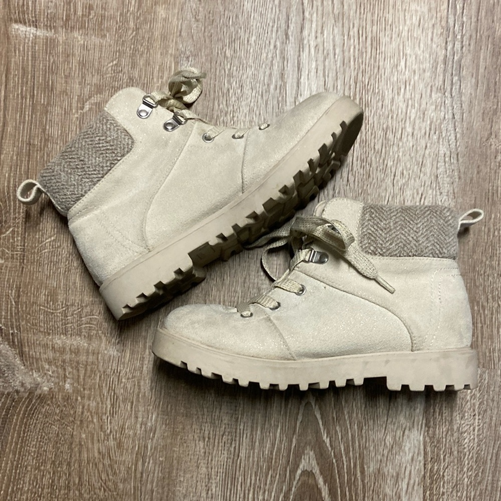 So ankle lace up ankle boots